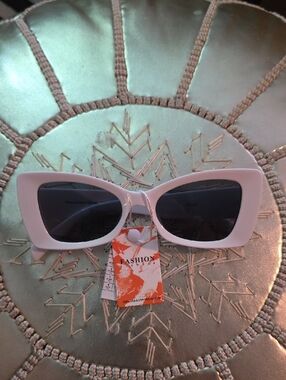 Women's White Rectangular Cat-Eye Sunglasses